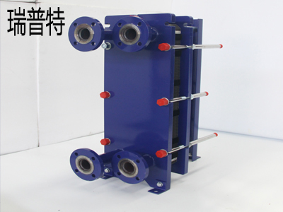 發(fā)貨進(jìn)行時(shí)，8臺(tái)水水板式換熱器整裝待發(fā)